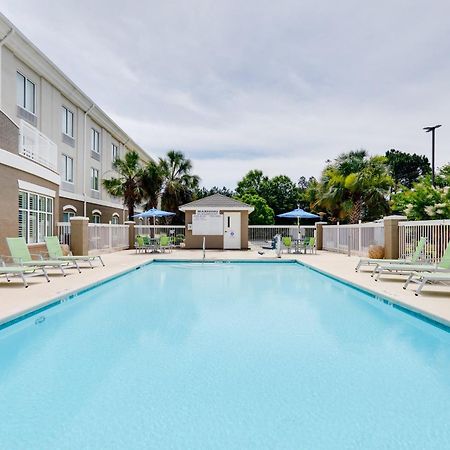 Holiday Inn Express Hotel & Suites Dublin By Ihg Bagian luar foto
