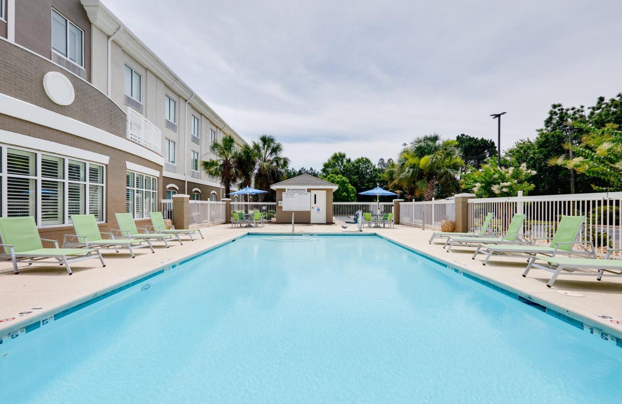 Holiday Inn Express Hotel & Suites Dublin By Ihg Bagian luar foto