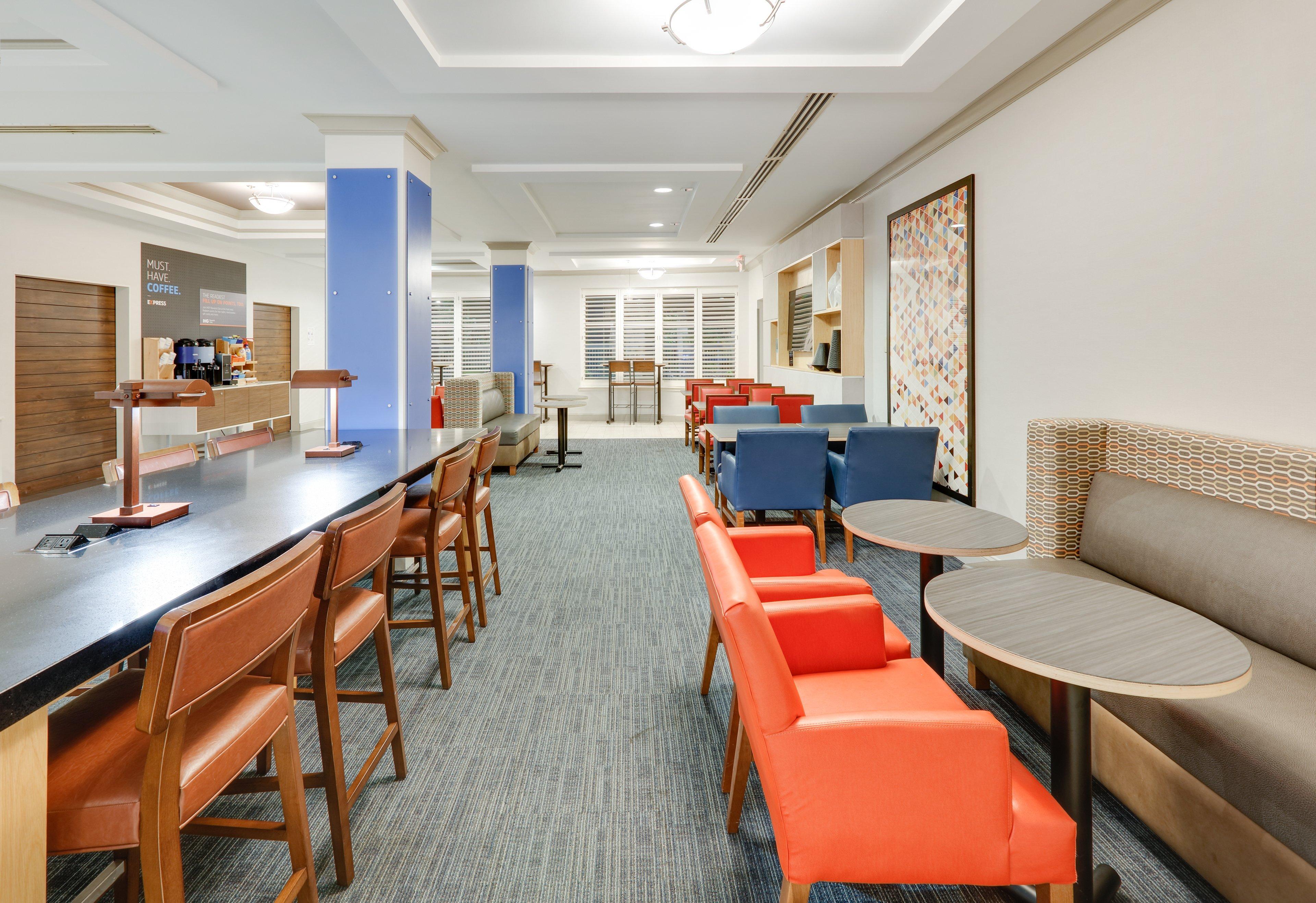 Holiday Inn Express Hotel & Suites Dublin By Ihg Bagian luar foto