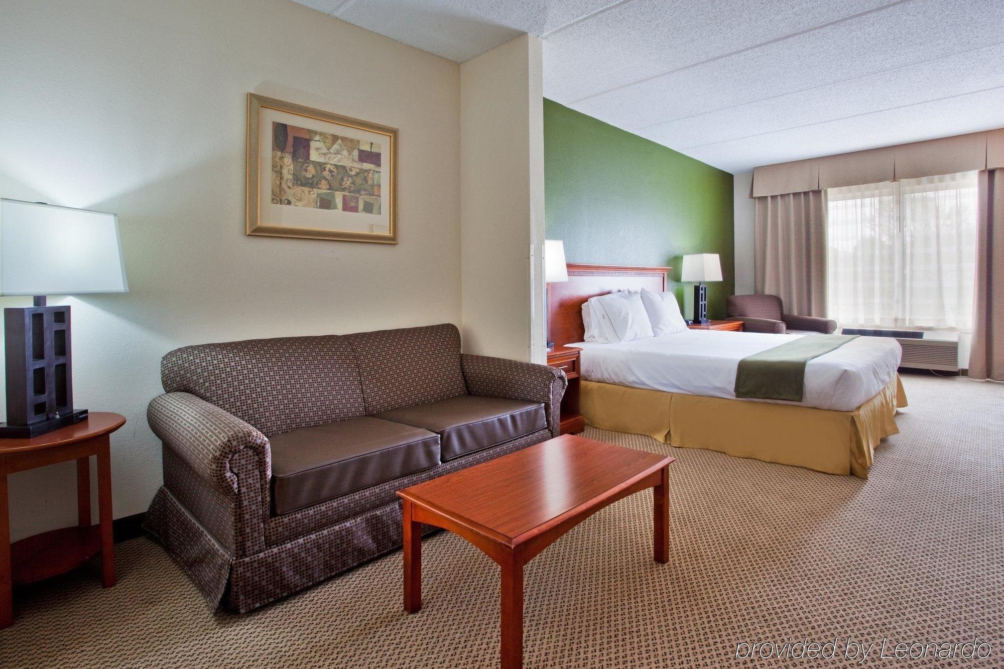 Holiday Inn Express Hotel & Suites Dublin By Ihg Bagian luar foto