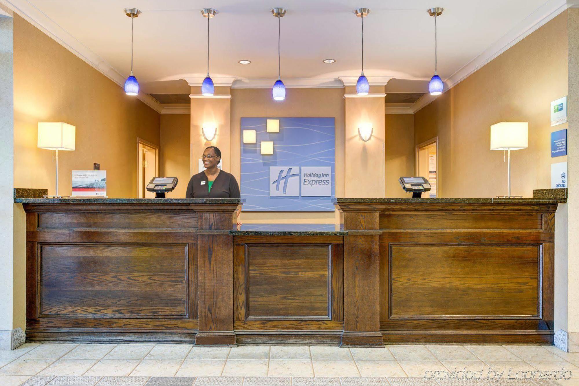 Holiday Inn Express Hotel & Suites Dublin By Ihg Bagian luar foto