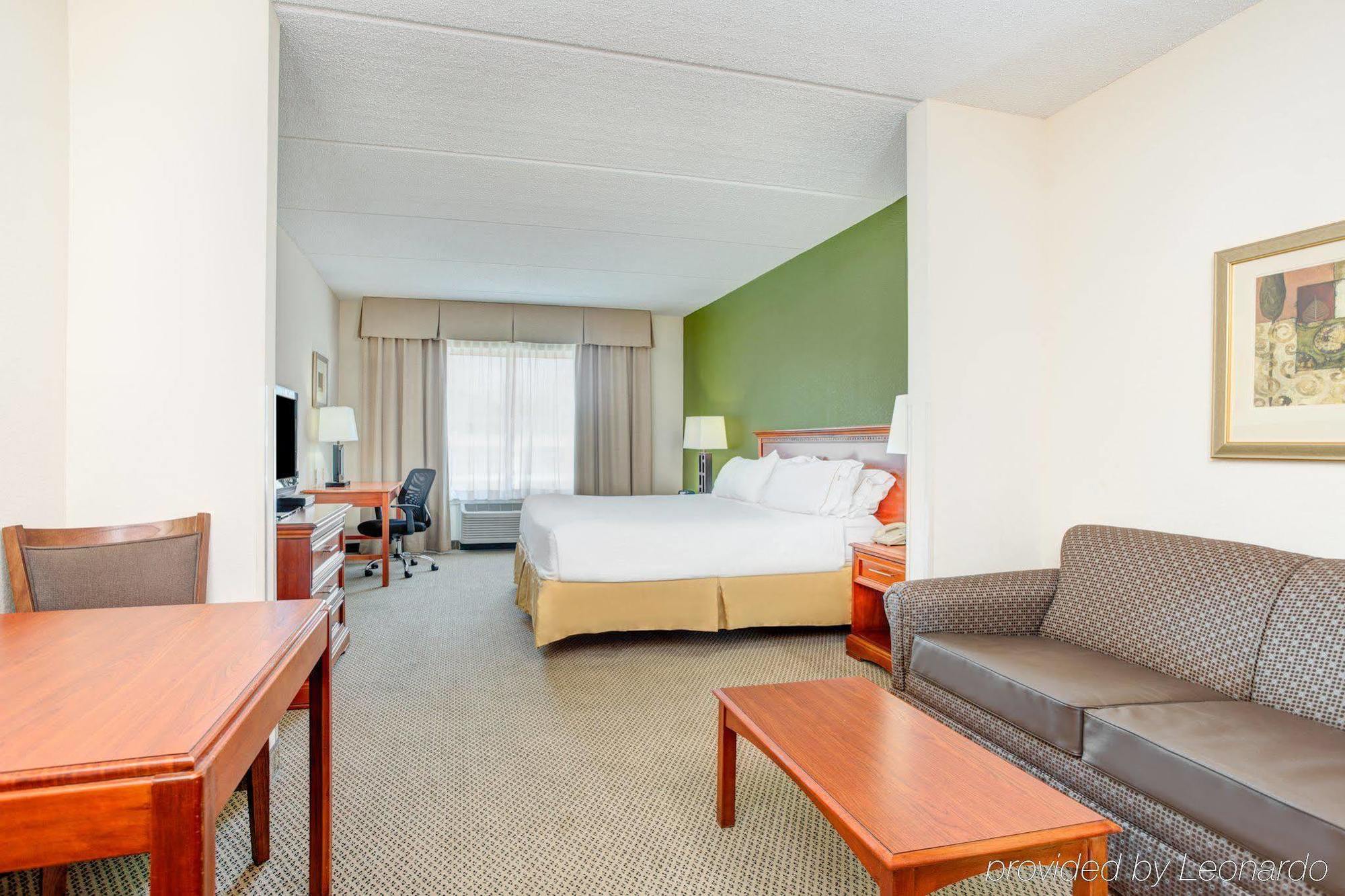 Holiday Inn Express Hotel & Suites Dublin By Ihg Bagian luar foto