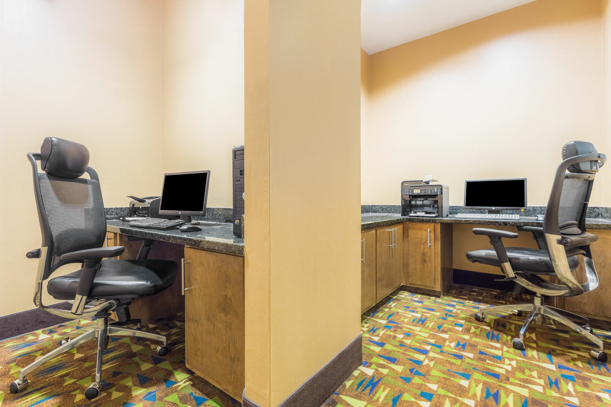 Holiday Inn Express Hotel & Suites Dublin By Ihg Bagian luar foto